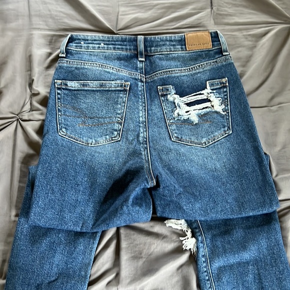 American Eagle Outfitters Hi-Rise Ripped Jeans - Picture 4 of 10